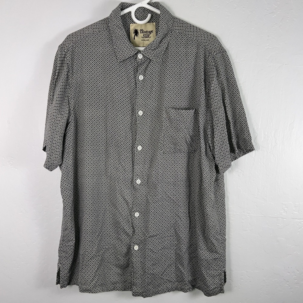 Vintage Silk Circa 1969 Mens 2XL/XXL 100% Silk Button Up Short Sleeve Shirt ✅
